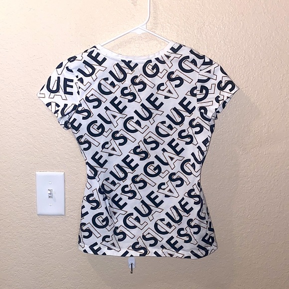 Guess T-Shirt - Picture 2 of 3